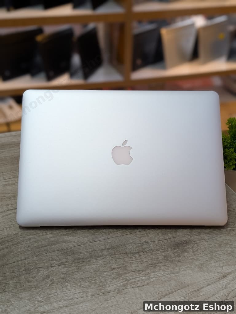 Apple MacBook Pro Retina 15 inch 2014 Core i7 16GB RAM 512GB SSD - image 5