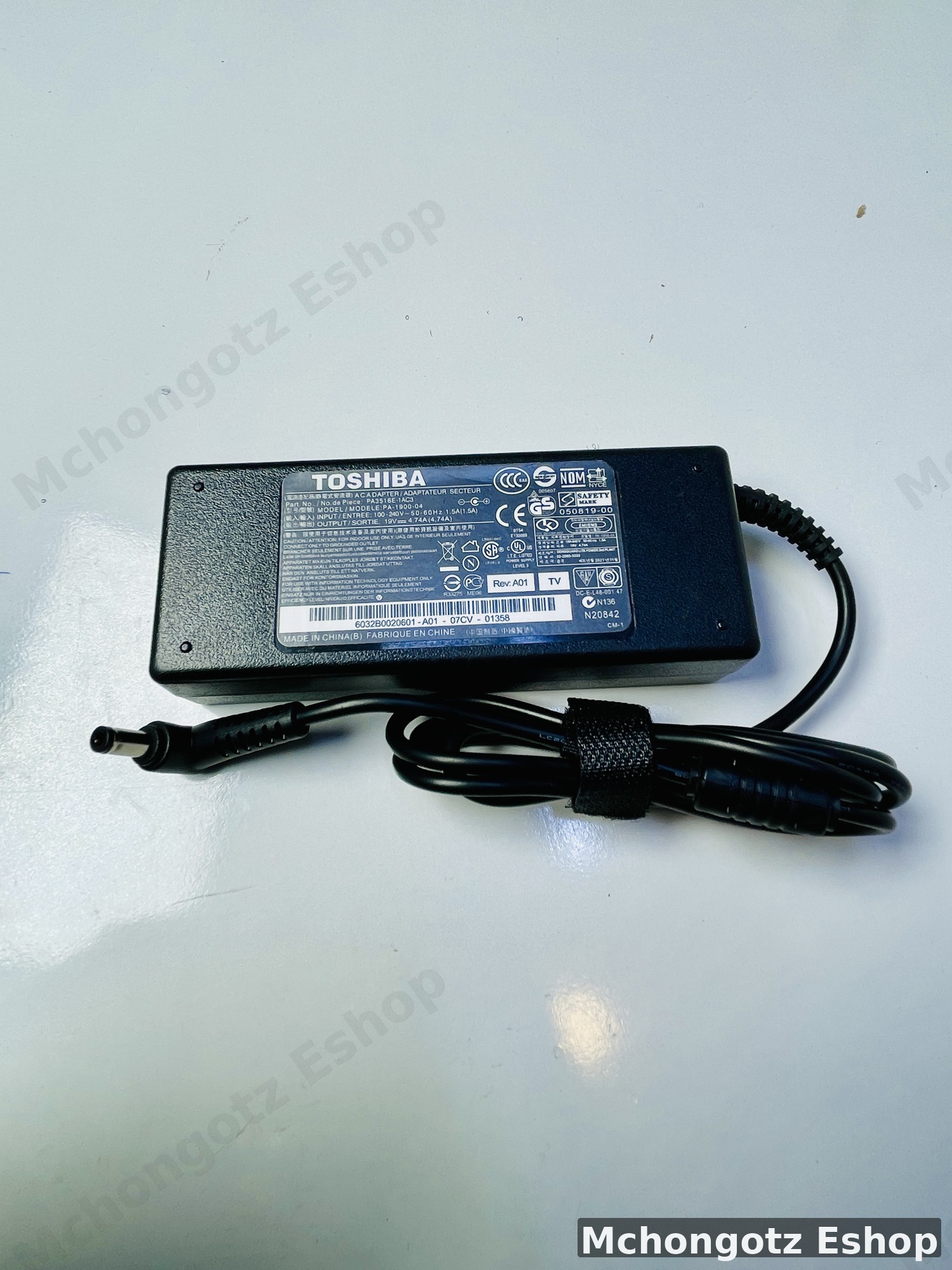 Toshiba Small Pin Laptop Power Adapter - image 3