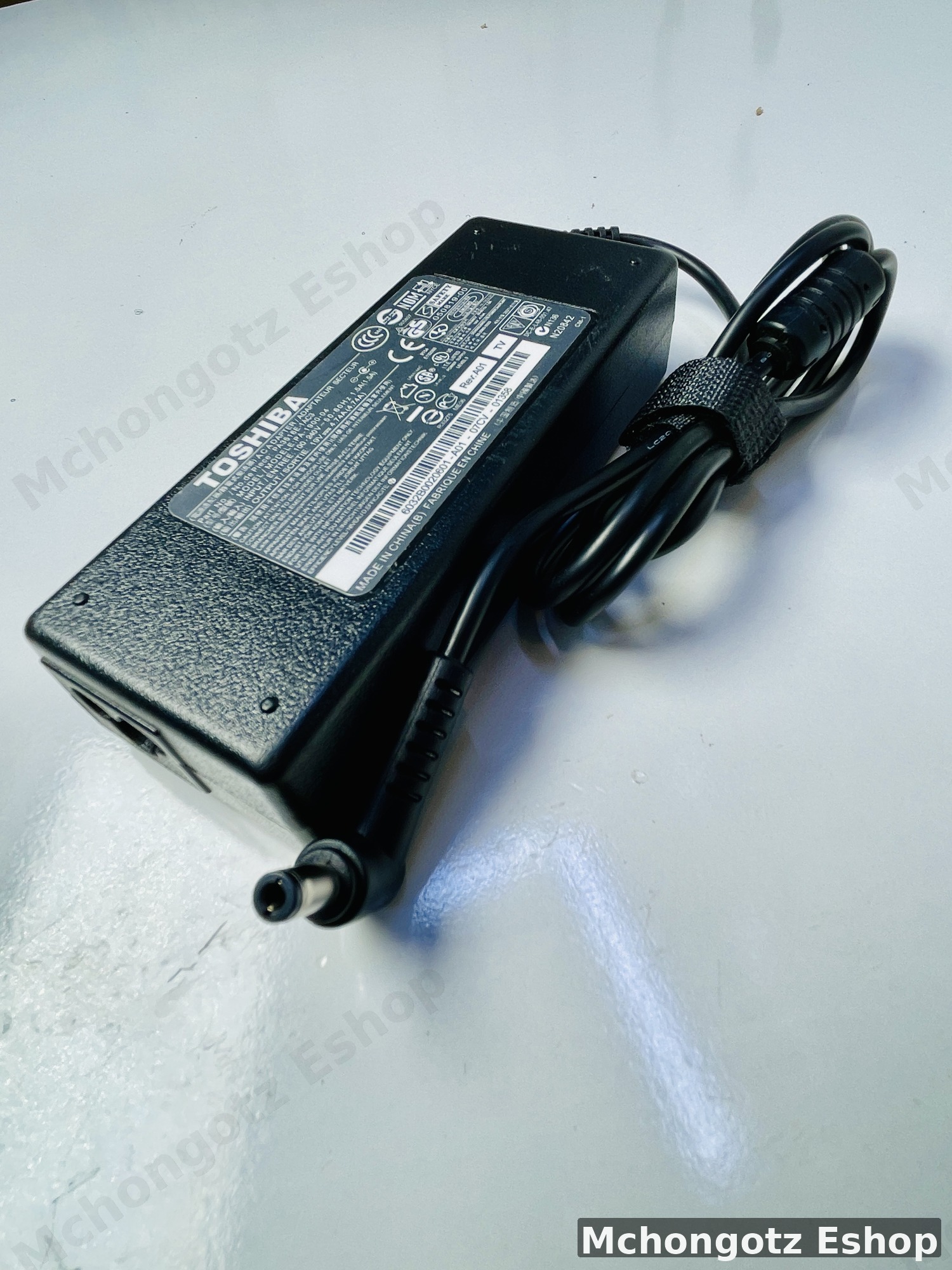 Toshiba Small Pin Laptop Power Adapter - image 4