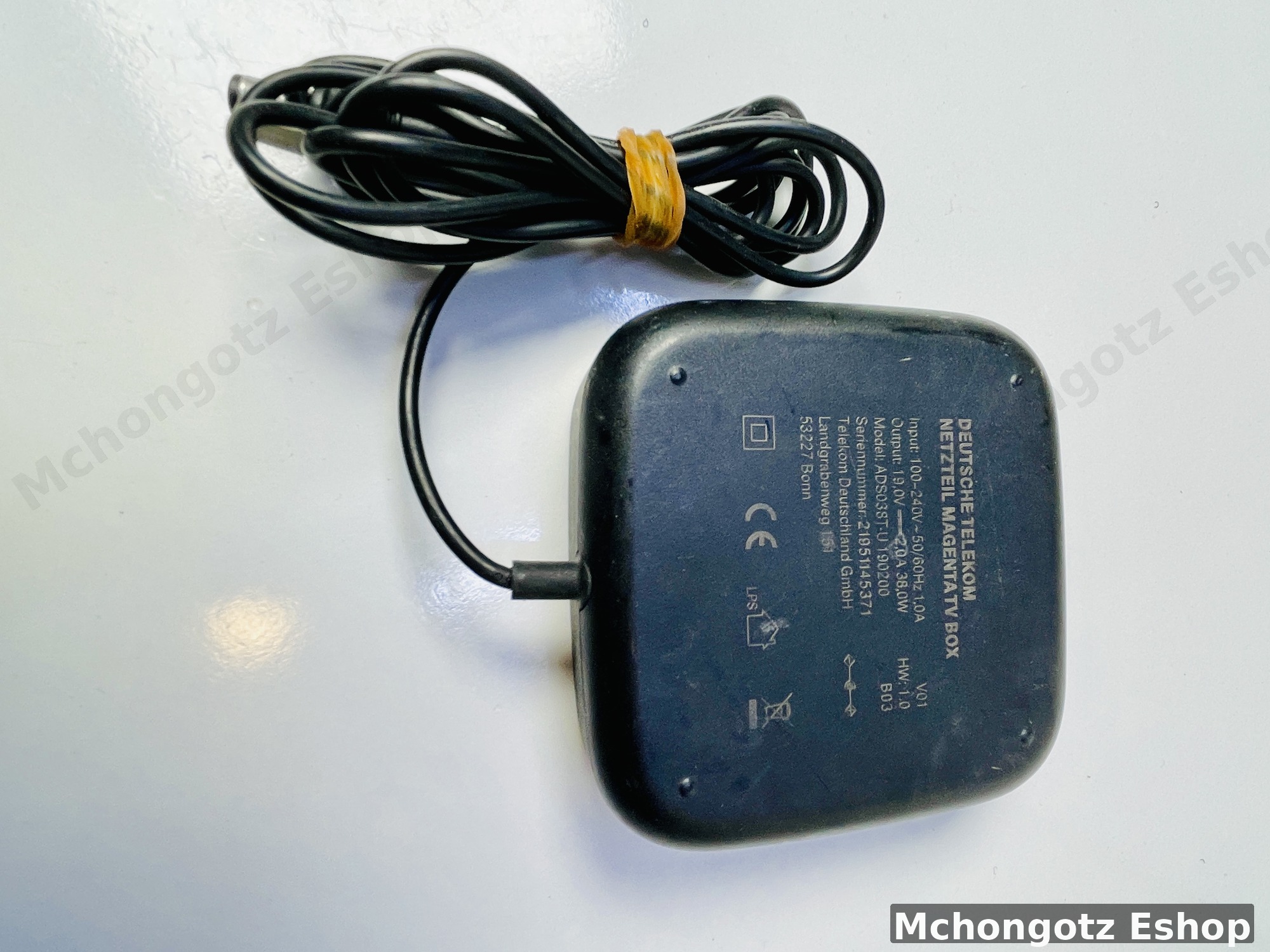 Universal Multi-Voltage Power Adapter (5V / 9V / 12V / 19V ) - image 2